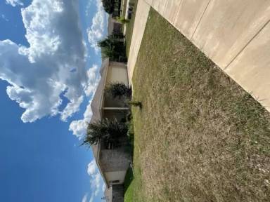 Main picture of 1904 Alanbrooke Dr