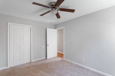 Main picture of 102 Burdock Cir