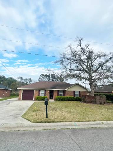 Main picture of 1649 Latham Ct