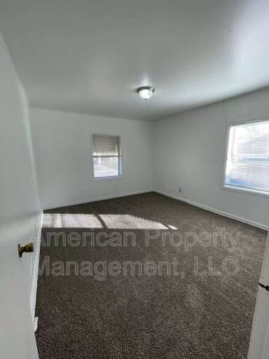 Main picture of 2730 N Main St