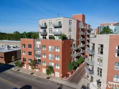 Main picture of 1210 Chicago Ave