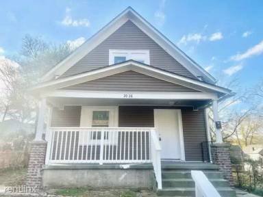 Main picture of 2028 Lister Ave