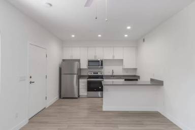 Main picture of 8849 S 7th St