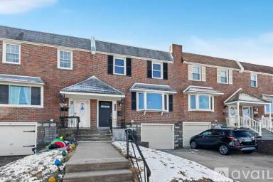Main picture of 3042 Derry Rd