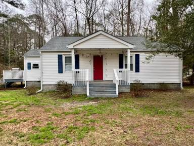 Main picture of 225 Oakwood Dr