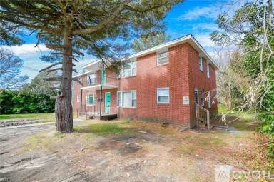 Main picture of 408 Hanbury Ave