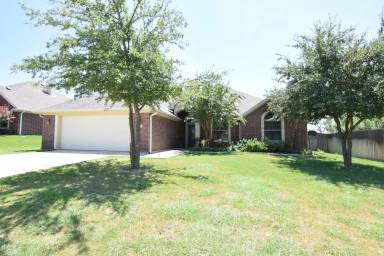 Main picture of 7631 Gunbarrel Dr