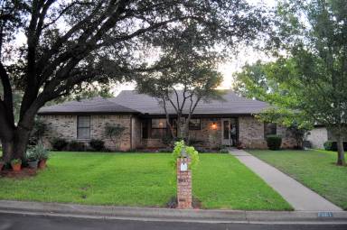 Main picture of 7601 Perkins Dr