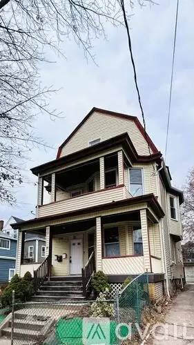 Main picture of 35 Vernon Ave