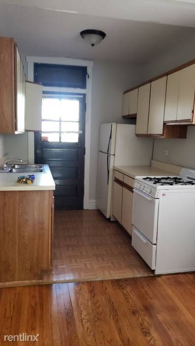 Main picture of 1200 W Altgeld St