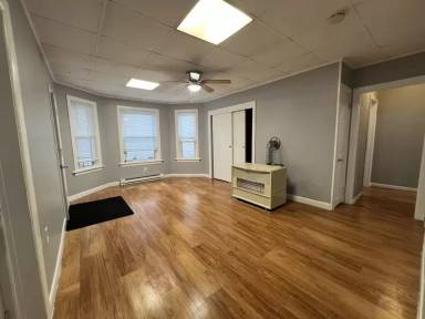 Main picture of 137 Oliver St