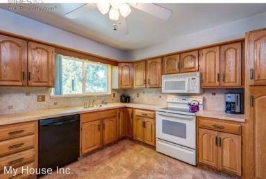 Main picture of 2921 Meadowlark Ave