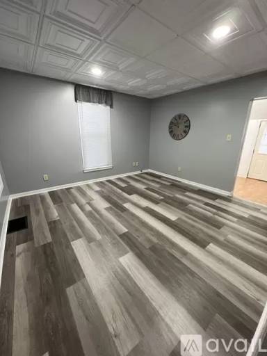 Main picture of 2325 S Madison Ave