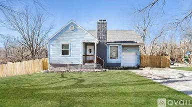 Main picture of 828 Saint Andrews Pl