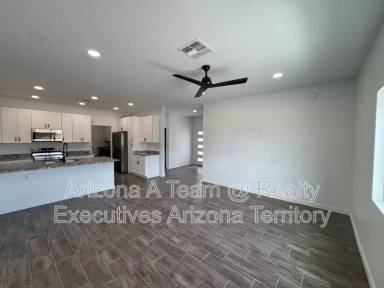 Main picture of 2122 N Ralph Ave