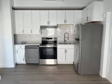 Main picture of 169 Merrimack St