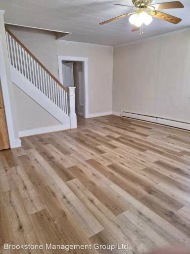 Main picture of 279 W 4th St