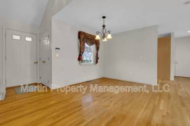 Main picture of 319 Stearns St