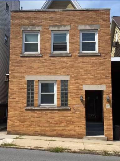 Main picture of 1216 13th Ave