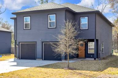 Main picture of 110 Turner St