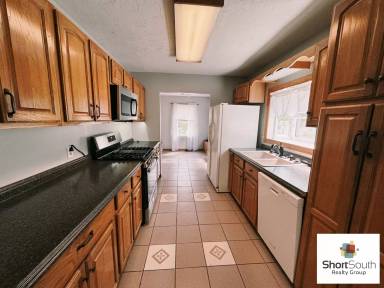 Main picture of 4636 Wakefield Ave NE