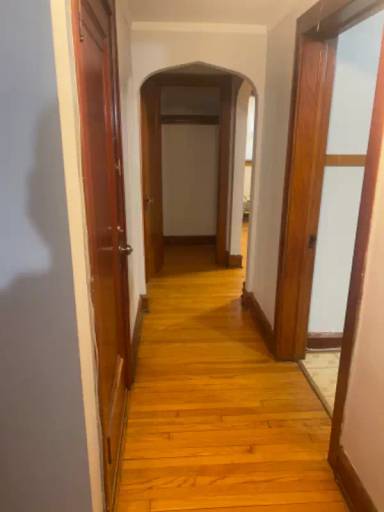 Main picture of 5101 W Roscoe St