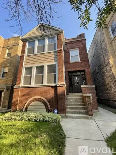 Main picture of 4837 W Montrose Ave