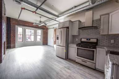 Main picture of 490 Pearl St