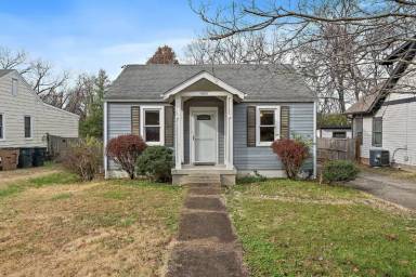 Main picture of 910 Apex St