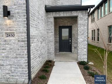 Main picture of 2830 Robertson Way