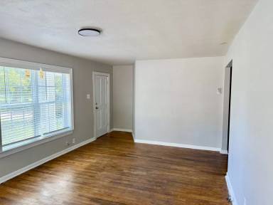 Main picture of 251 N 15th St