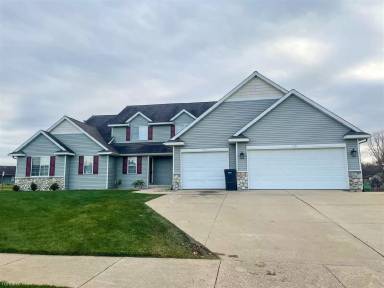 Main picture of 3702 Kinnrow Ct NW