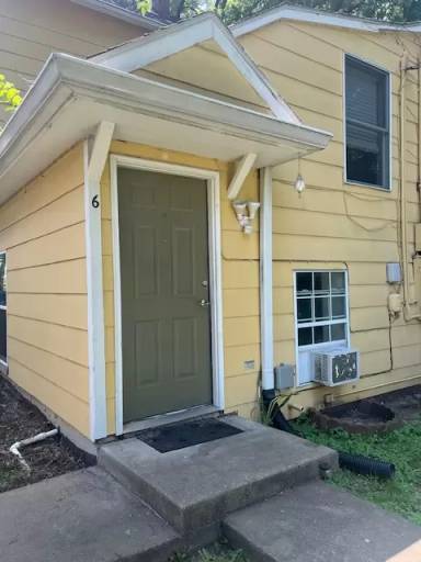 Main picture of 913 New York St