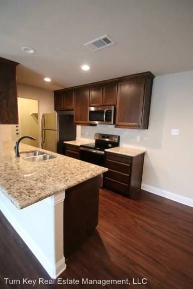 Main picture of 3200 Cherry Ln