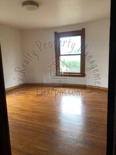 Main picture of 825 Colburn St