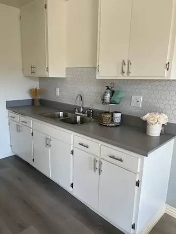 Main picture of 7749 Reseda Blvd