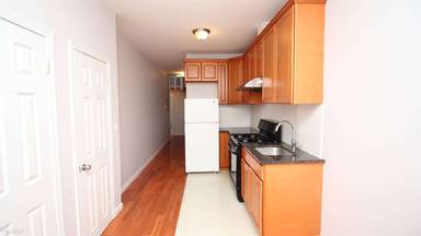 Main picture of 787 Hart St