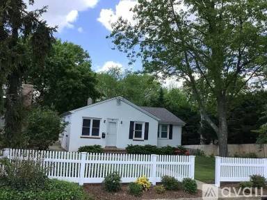 Main picture of 28 Madison Ave