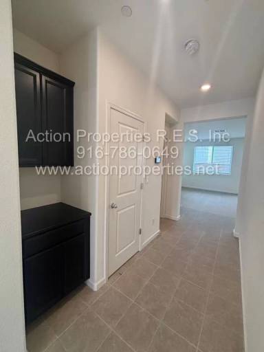 Main picture of 1608 Lion St