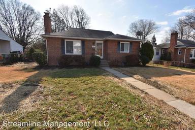 Main picture of 2420 Darrow St