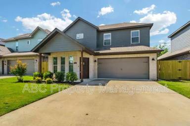 Main picture of 3207 SW Hillstone Ave