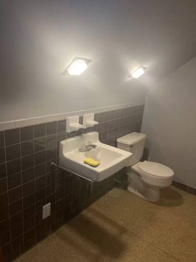 Main picture of 1519 33rd St NE