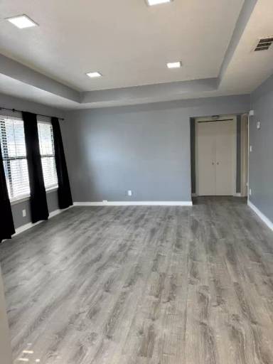 Main picture of 5414 Lakeview Pkwy