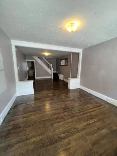 Main picture of 141 W Abbott St