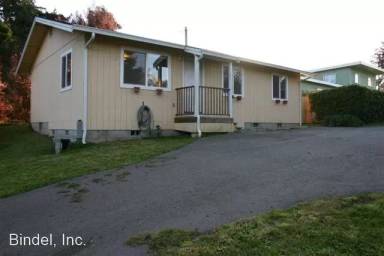 Main picture of 4417 1/2 Walnut Dr