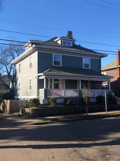 Main picture of 1035 SE 14th Ave