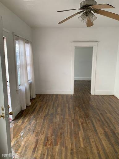 Main picture of 1045 E 4th St