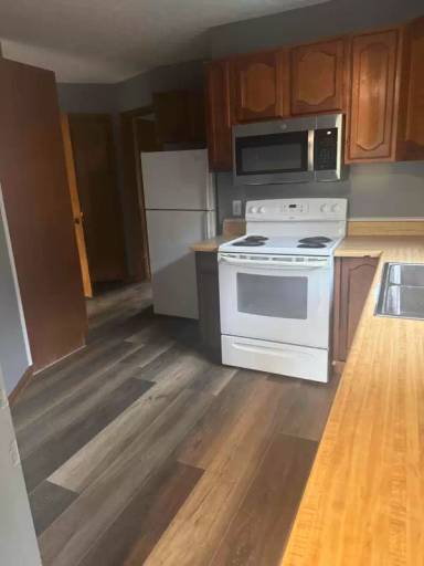 Main picture of 124 S 2nd St