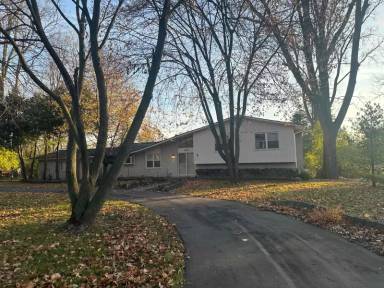Main picture of 28290 Inkster Rd