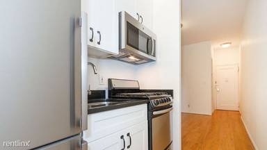 Main picture of 121 East 82nd St